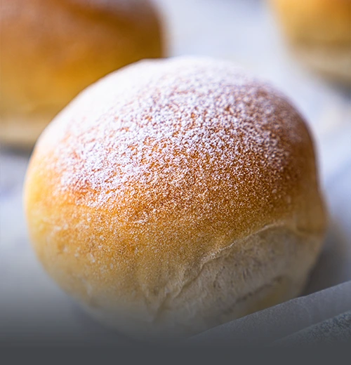 Mini pan de payés rústico y artesanal, con corteza crujiente y recién horneado en Panadería El Molino, Cali.